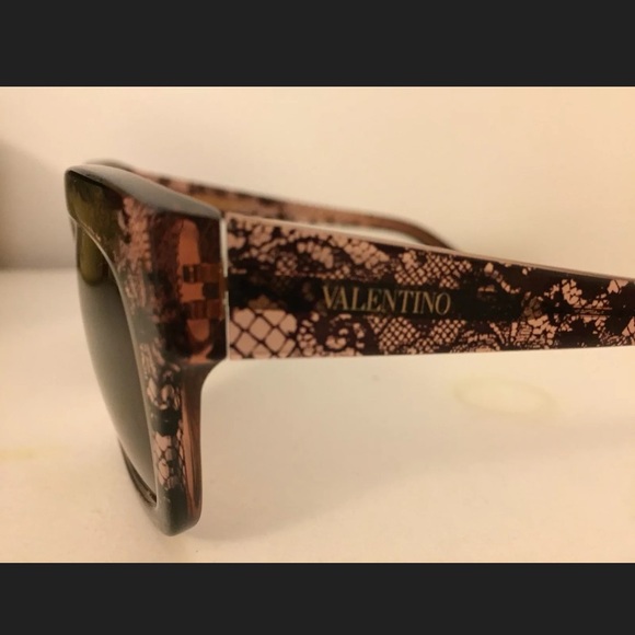 Valentino Lace Retro Sunglasses in Pink - Picture 2 of 6